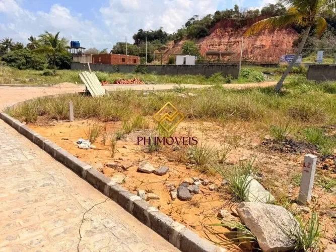 Lote de Esquina 300m² Nascente no Loteamento Dom Valenthym