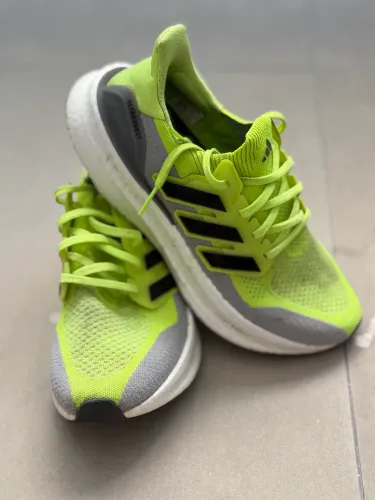 Tênis Adidas 39