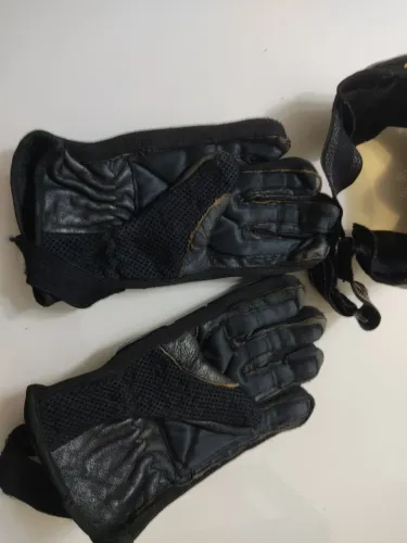 Luvas, colete e capacete de proteção para paintball
