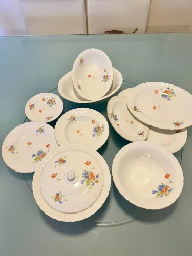 Aparelho de Jantar Vintage fio de ouro (42 peças) - Barbacena MG