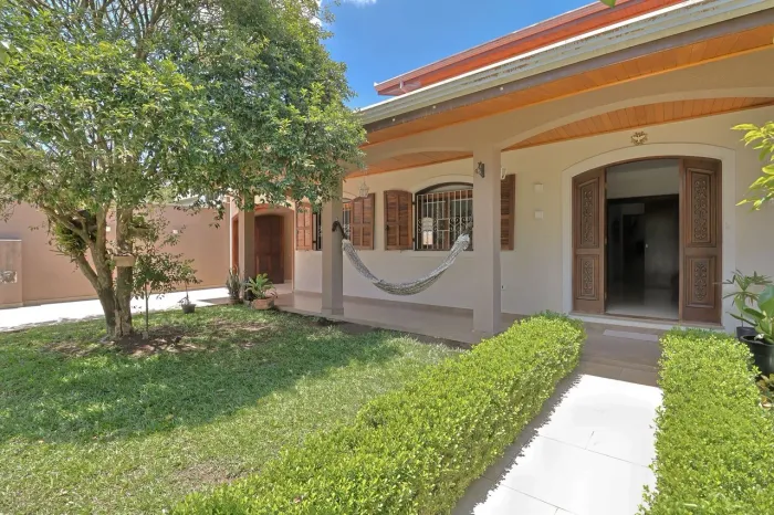Locaçao   Casa Semi Mobiliada no Seminário 