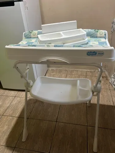 Suporte de banheira com trocador