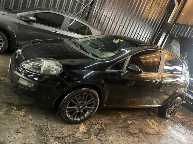 Fiat Punto Attractive 1.4 Fire Flex 8V 5P 2013