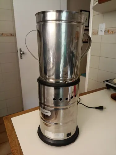 Triturador industrial Vithory Baixa Rotaçao 900w 4 litros