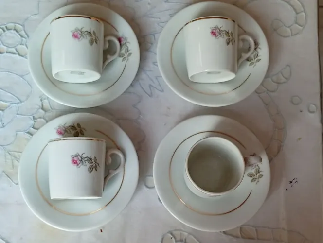 Jogo de xícara de café vintage com Pires