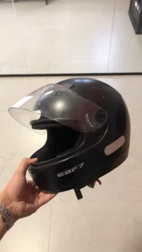 2 capacetes de moto usados