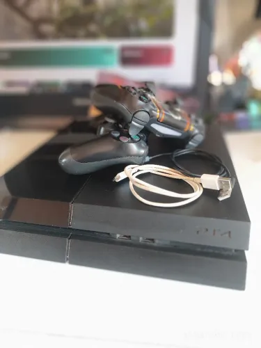 Playstation 4 com 2 manetes
