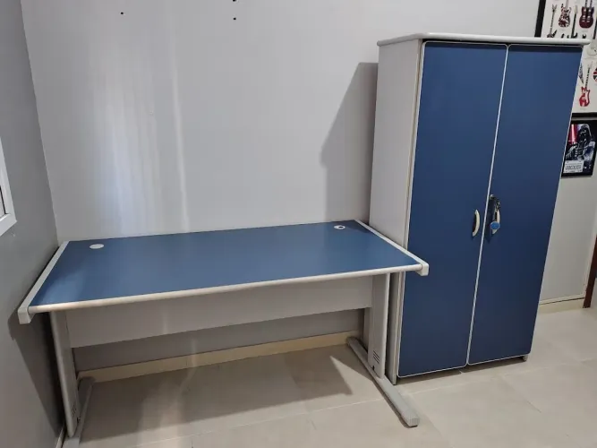 Mesa de escritório. 0,70x1,40<br>Usado, muito boa qualidade!<br><br>R$300,00<br>
