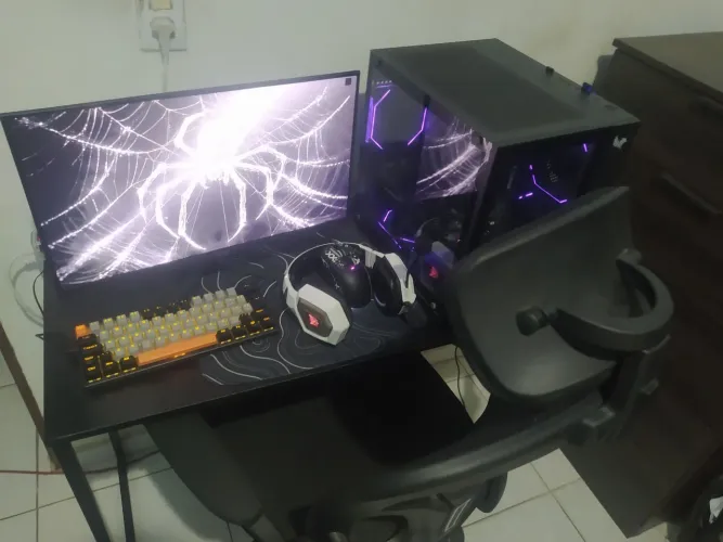 Pc gamer + cadeira + mesa