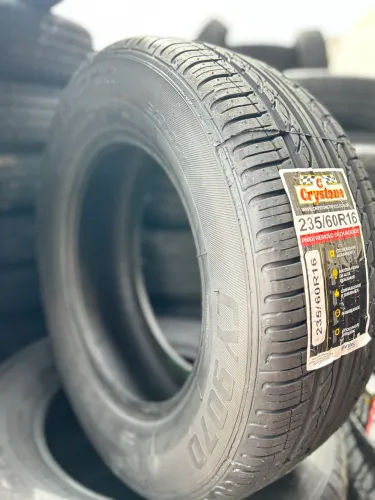 Pneu 235/60R16 Crystone remolde 