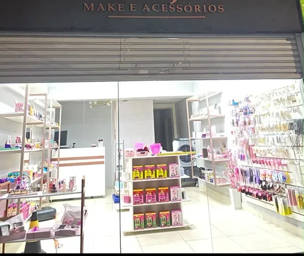 Vendo loja de maquiagem URGENTE