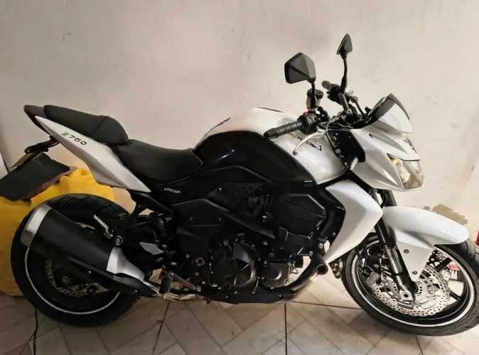 Kawasaki z750 2010 Branca Muito Nova Oportunidade