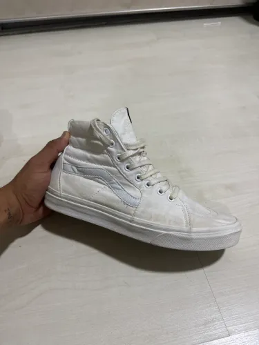 Vans Sk8-Hi foi lançado originalmente em 1978