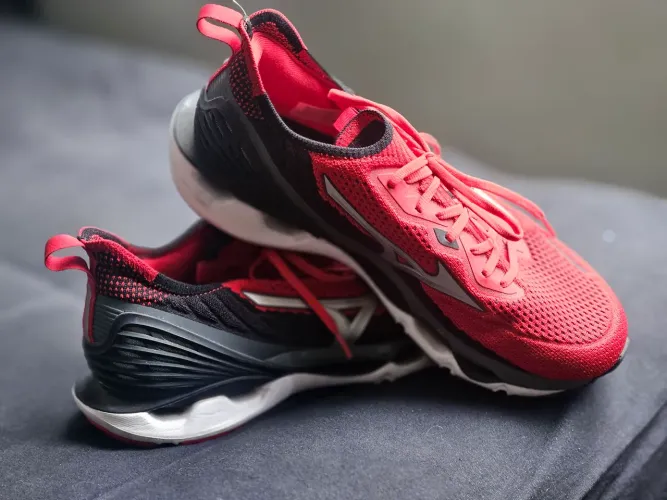 Tênis Mizuno Wave Endeavor Masculino (Vermelho/Preto) - Tam 42 BR