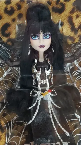 Monster High Elvira (zerada na caixa)