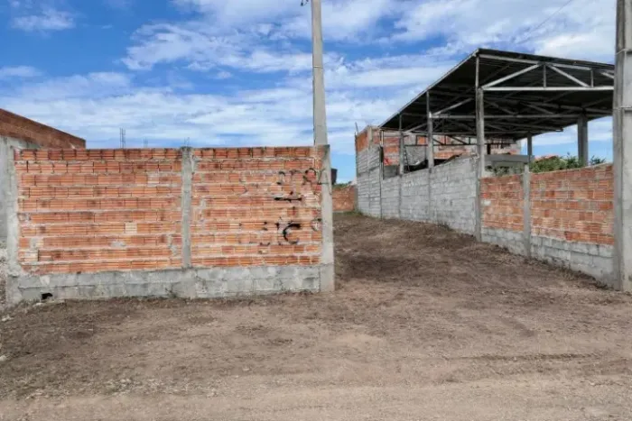 terreno 240m2