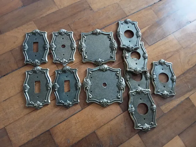 Chapas de bronze