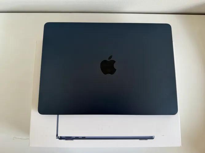 MacBook Air M4 256gb Midnight Muito Novo Apenas um detalhe na quina