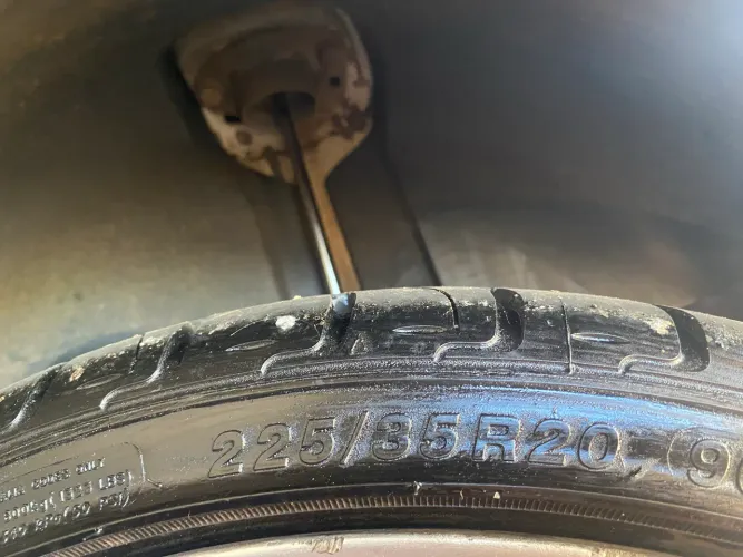 Vende se ou troca pneu aro 20 