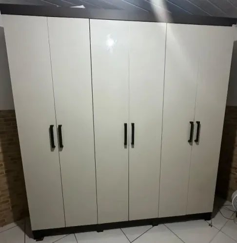 Guarda-roupa 6 portas