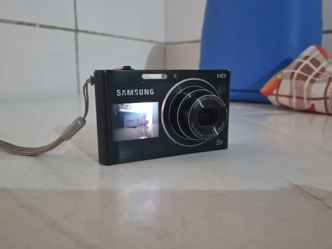 Câmera digital Samsung DV300F