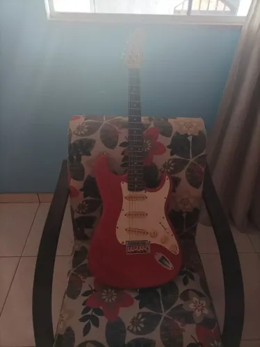 Guitarra ? Michael 