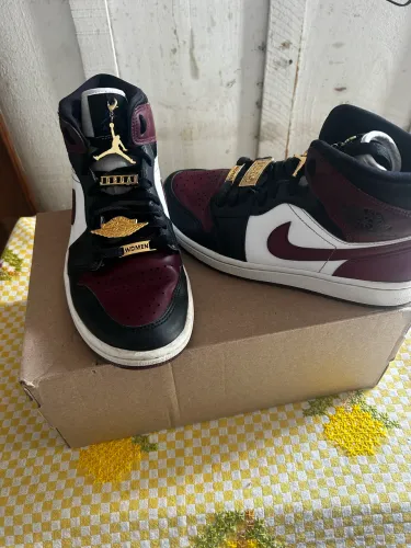 Air jordan 1 mid darkbetroot original