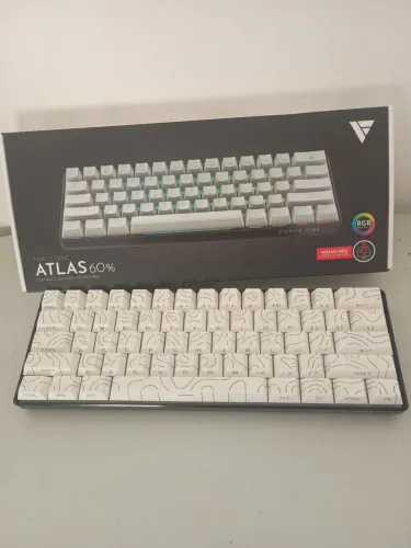 Vendo teclado gamer novo na caixa 180,00