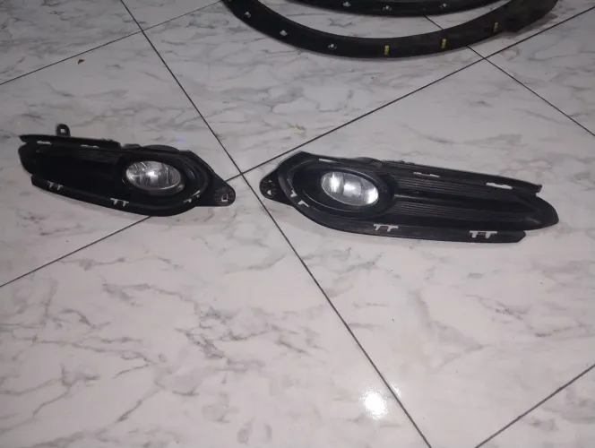 Farol de milha com moldura Hrv 2016