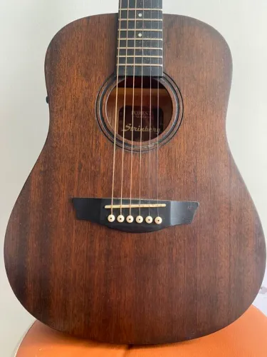 Lindo violão para iniciantes