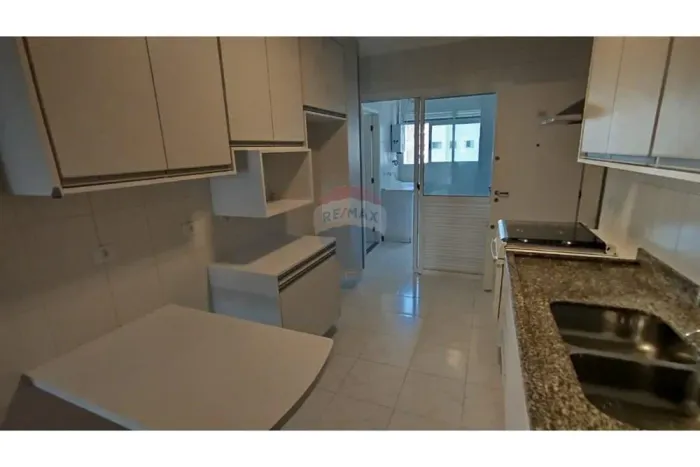 Apartamento tipo para locação em Pinheiros com 3 quartos, sendo 1 suíte, 118m²
