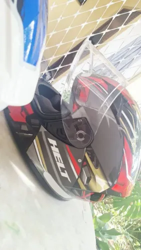 Capacetes Helt novos, de excelente qualidade e com ótimo preço.
