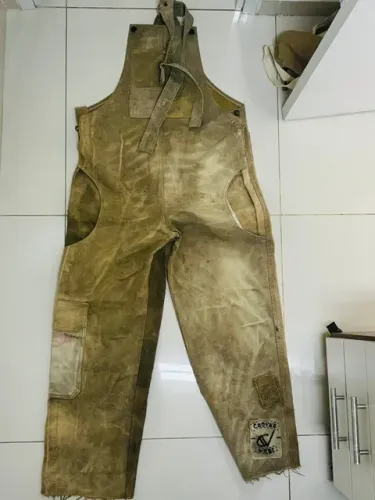 Macacão de Lona