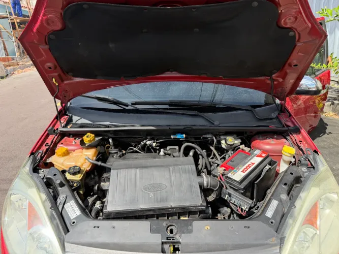 Ford Fiesta SE 1.6 8V Flex 5P 2014