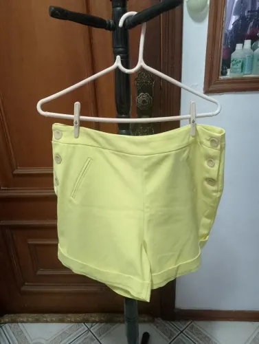 SHORT FEMININO DA LUIGI BERTOLLI ESTÁ IMPECÁVEL COMO VEIO DA LOJA