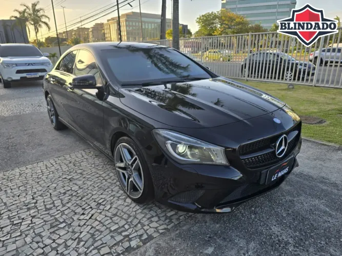 Mercedes-Benz CLA-200 Urban 1.6 TB 16v/flex Aut. 2015