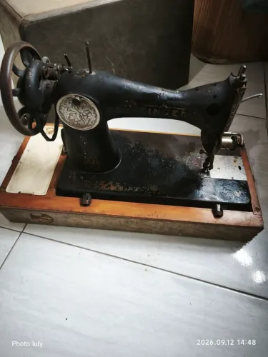 MÁQUINA SINGER PARA COLECIONADOR