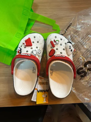 Crocs Snoopy 