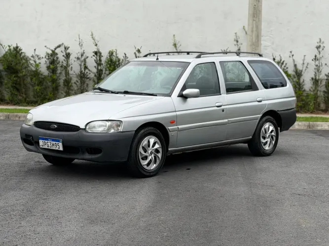 Ford Escort GL 1.6 MPI 2001