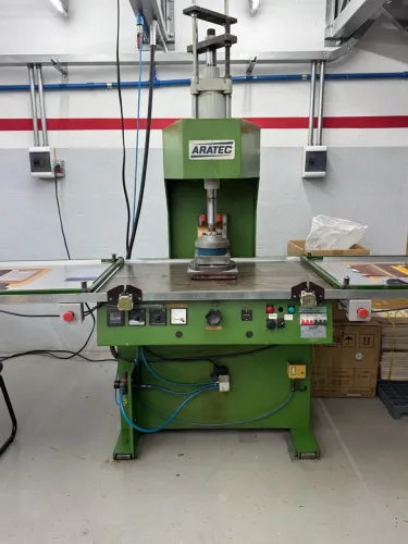 Máquina de Alta Frequência 10Kwa Aratec
