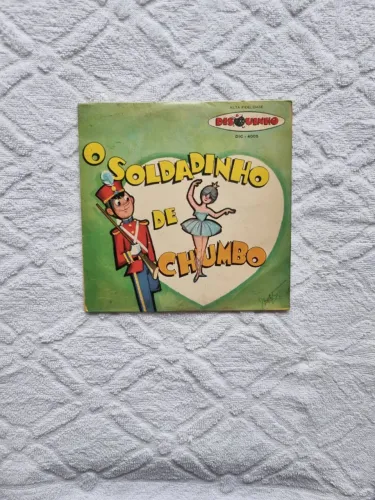 Disco compacto  "  O Soldadinho de Chumbo  "  (Retiravel em Curitiba)