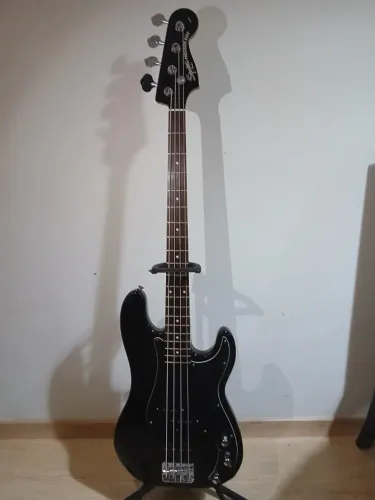Contrabaixo Squier Standard Precision Bass (Special Edition) 