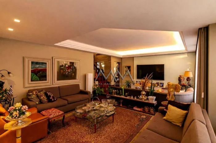 Cobertura à Venda no Lourdes | 300 m ² - 4 quartos