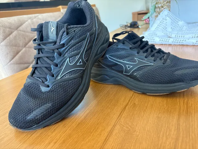 TÊNIS MIZUNO PRETO TAM 40