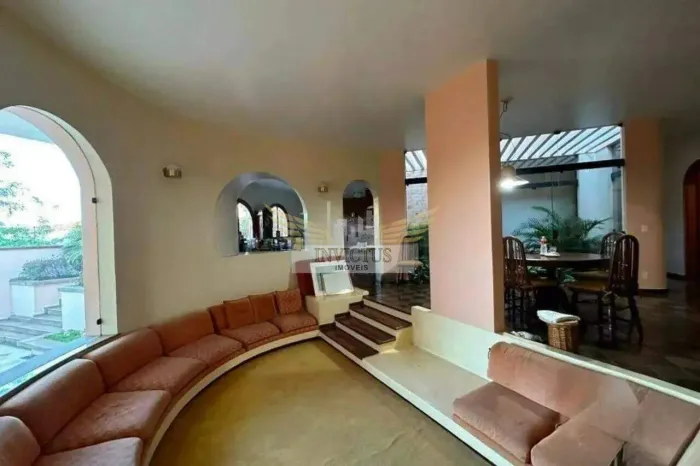Sobrado com 4 Quartos para Alugar, 597m² - Bairro Anchieta, São Bernardo do Campo/SP.