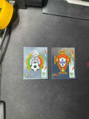 Figurinhas, escudo Portugal e méxico