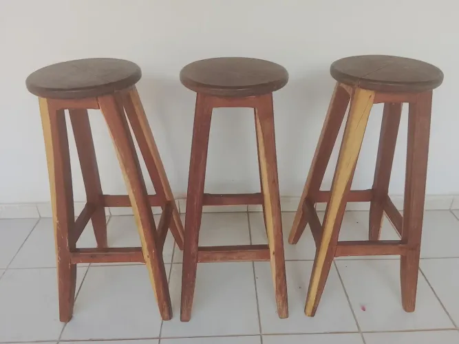 Kit 3 Banquetas Altas de Madeira