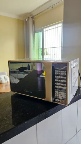 Microondas Midea (não aquece)