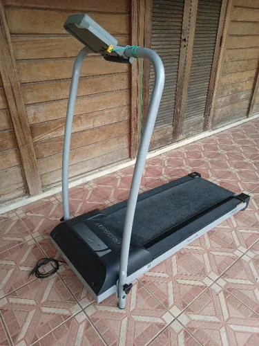 Esteira Portátil Caloi CLE10 Cinza (Suporta Até 100Kg) Parcelo No Cartão