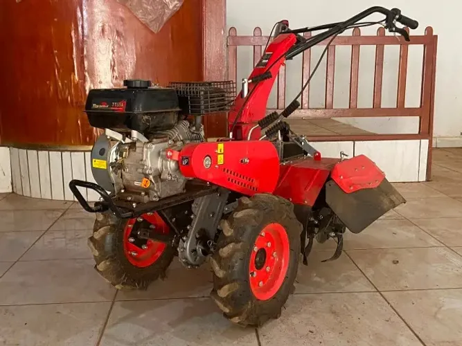 Tratorito Toyama 7 cavalos (Motocultivador)
